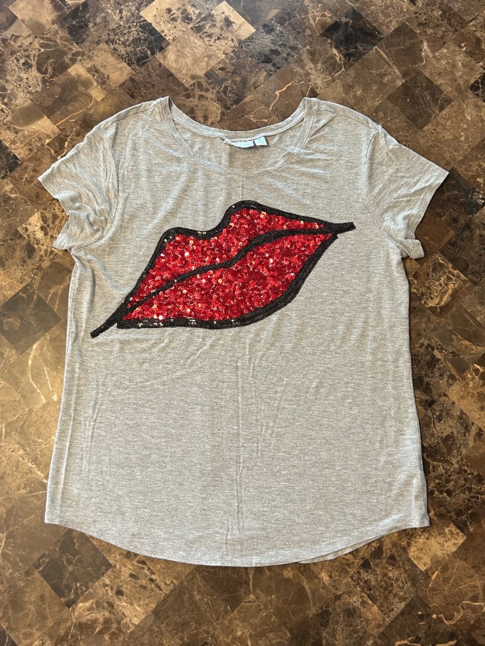 Bisou Bisou Sequin Lips Tee Shirt